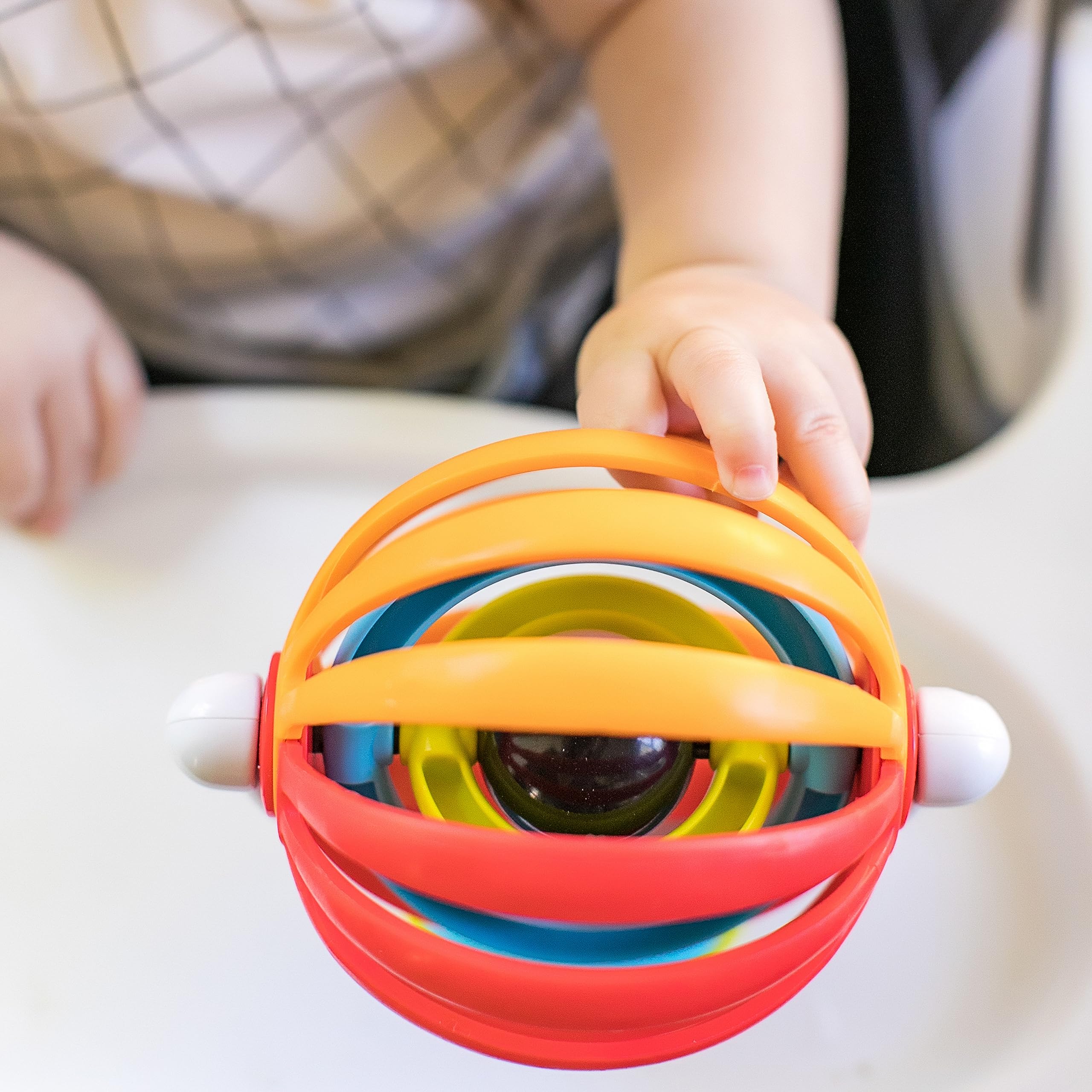 Baby Einstein, Sticky Spinner Spielzeug, perfekt auf Reisen oder für unterwegs, saugfähiger Boden zum Anbringen auf glatten Oberflächen - Image 3
